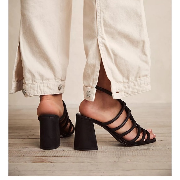 Free People COLETTE CINCHED HEEL BLACK - 37 - Picture 2 of 5